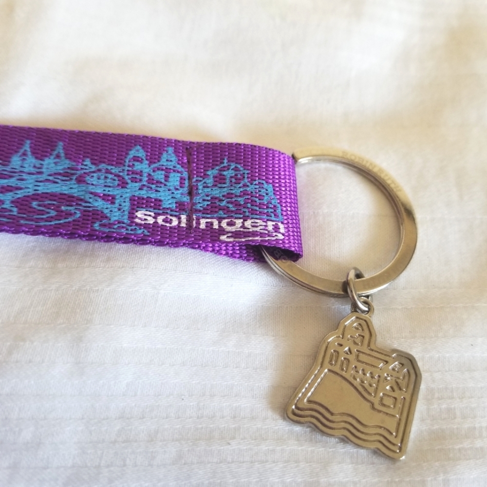 Robin Ruth New York Solingen Keychain - Picture 3 of 4